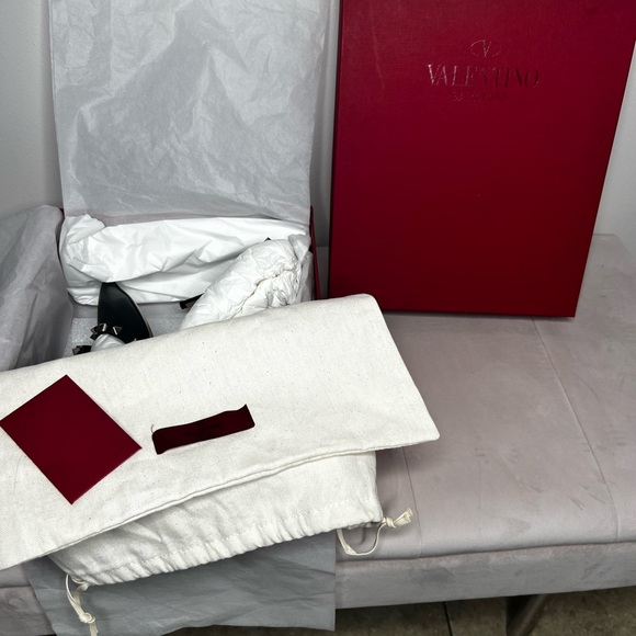 VALENTINO
Black Valentino Garavani Rockstud Slingback Heels - Picture 3 of 8